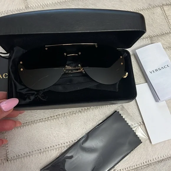 Versace aviator sunglasses - Picture 6 of 8